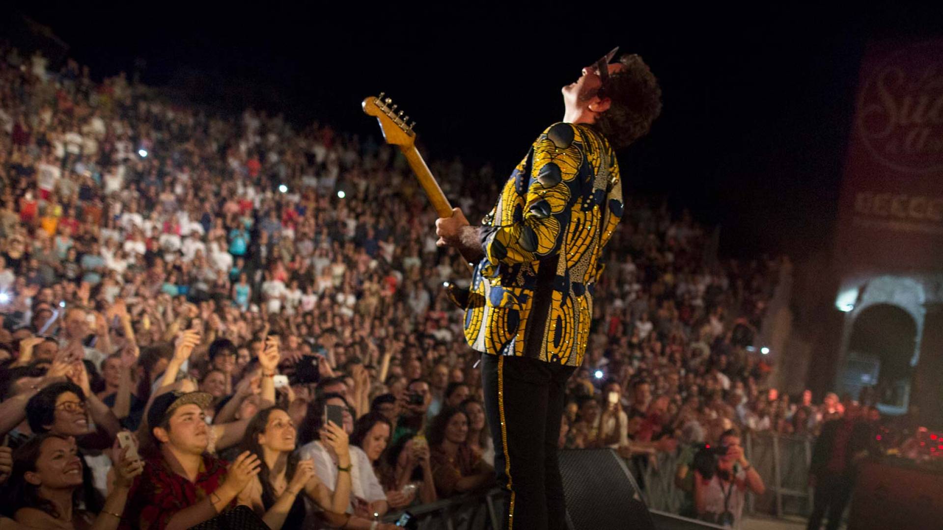 tout le son du festival les suds, à arles / photo : concert de mathieu chedi, toumani et sidiki diabaté au théâtre antique © florent gardin