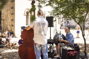 Oba Music, Sieste Musicale, Jardin du Couvent Saint-Cézaire, © Rosalie Parent