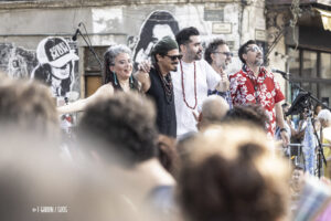 Raúl Monsalve & Los Forajidos, Scène en ville, Place Voltaire, © Florent Gardin