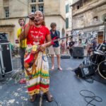 Bobo Behaja, Scène en ville, Place Voltaire, © Olivier Scher