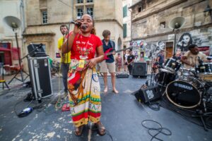 Bobo Behaja, Scène en ville, Place Voltaire, © Olivier Scher